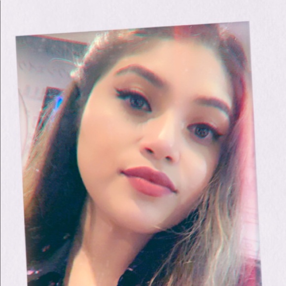 Meet your Posher, Cindy - Picture 1 of 1